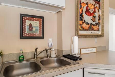 Studio W King Bed Walking Distance To Beach & Shops Michigan City Exterior photo
